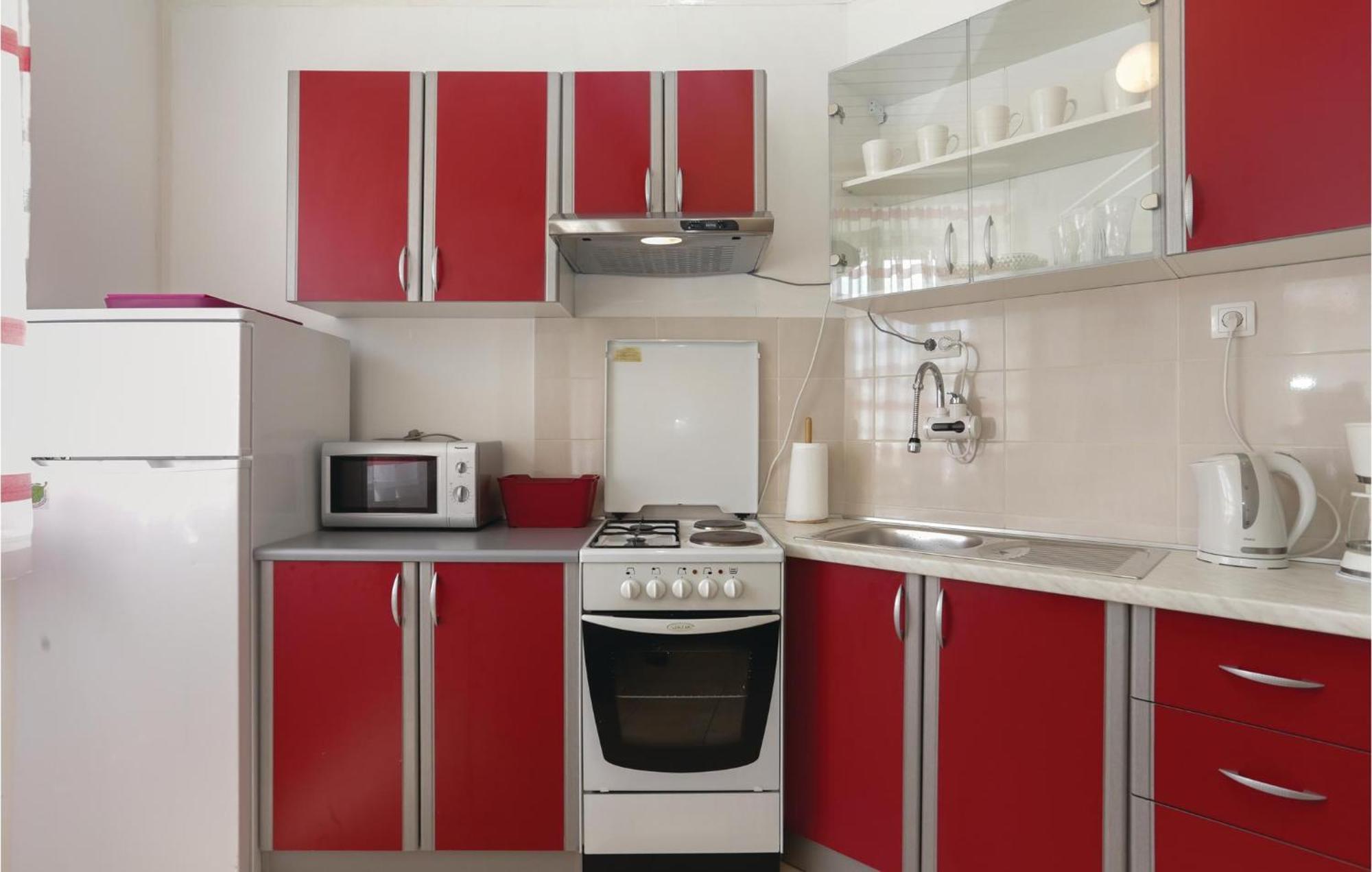 2 Bedroom Stunning Apartment In Kastel Kambelovac Kaštela Kültér fotó
